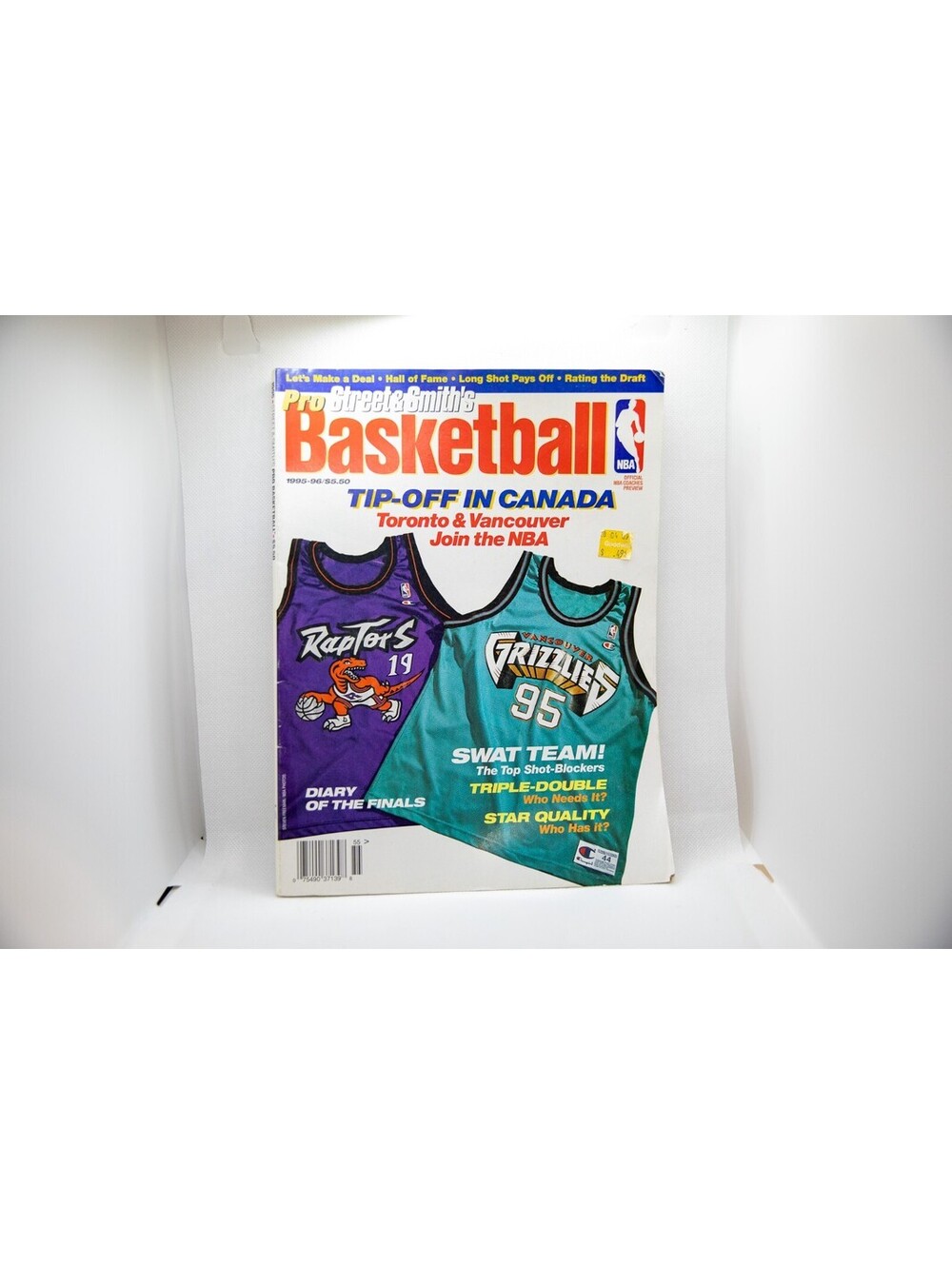 Vintage Oct 1995 Street & Smith’s Pro Basketball Magazine - Raptors Grizzlies